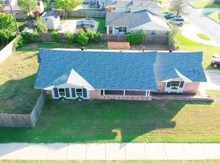 100 Eberle Dr, Moore, OK 73160