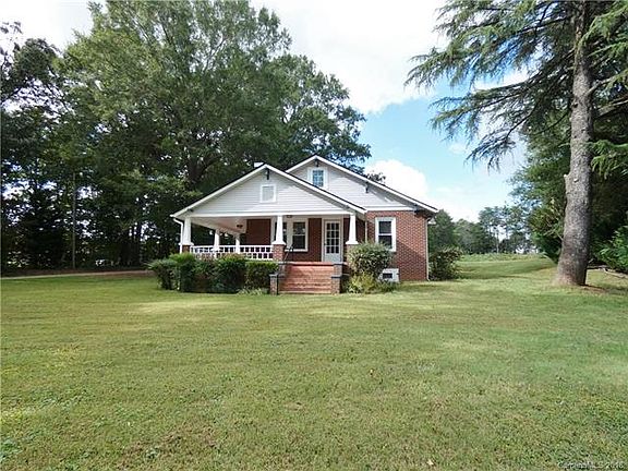3rd image of 2134 Newton Dr