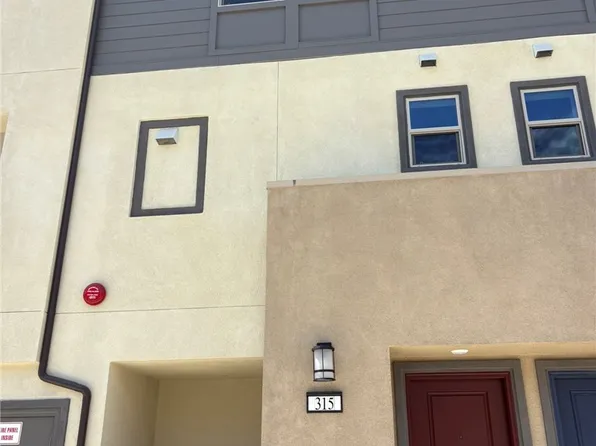 315 Honeysuckle Way, Oceanside, CA 92057