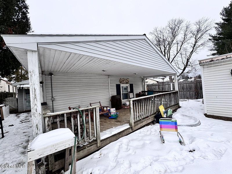 3rd image of 1379 Evergreen Avenue