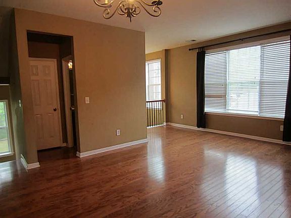 2nd image of 4720 Creekside Villas Way SE