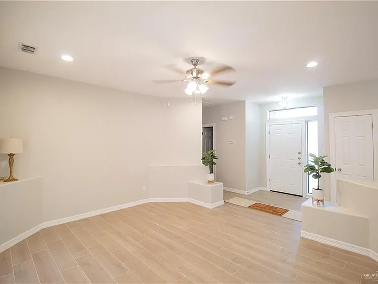 2202 Morning Ln — Photo 5