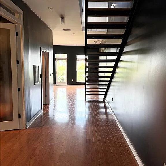 333 Nelson St SW #405 — Photo 2