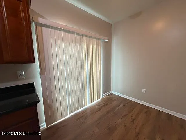 2207 Searle Ave — Photo 4