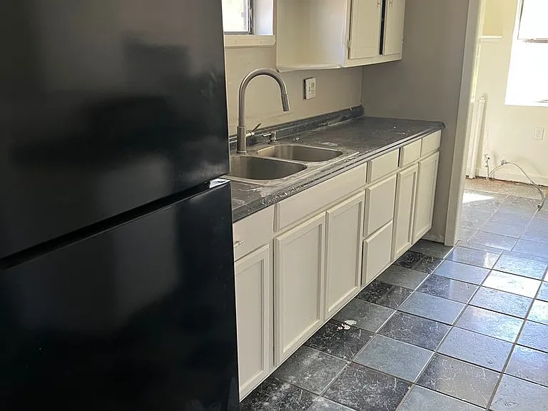 1704 S Hutchings Blvd — Photo 2