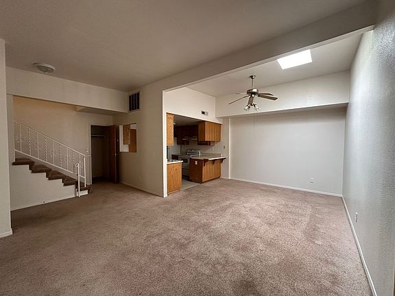 3rd image of 87 Rosewood Cir