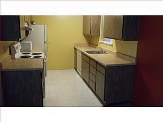 2nd image of 246 Willow Ave #521