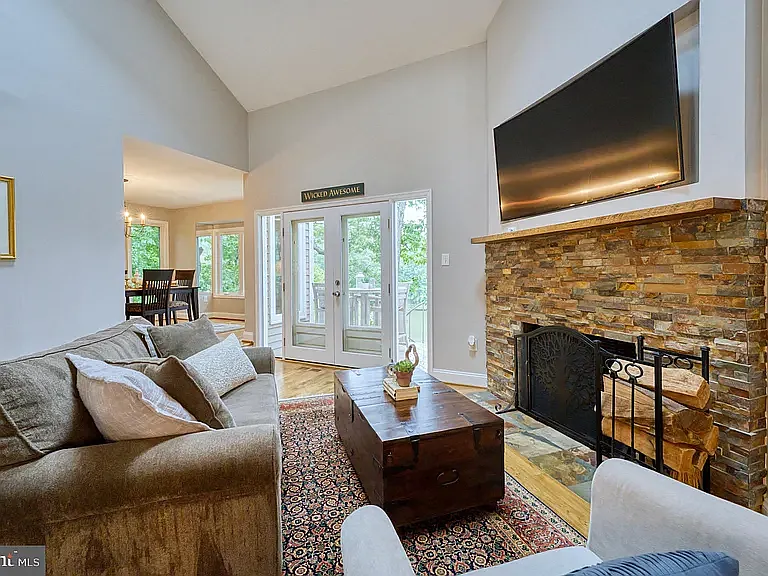 4844 Keswick Ct — Photo 10