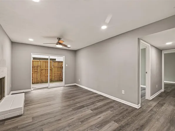 7600 Emmett F Lowry Expy APT 313, Texas City, TX 77591
