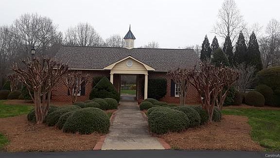 3rd image of 22 Greywalls Ln #22