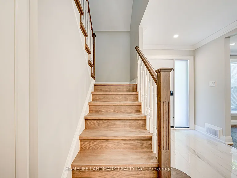 7 Knightswood Rd — Photo 21