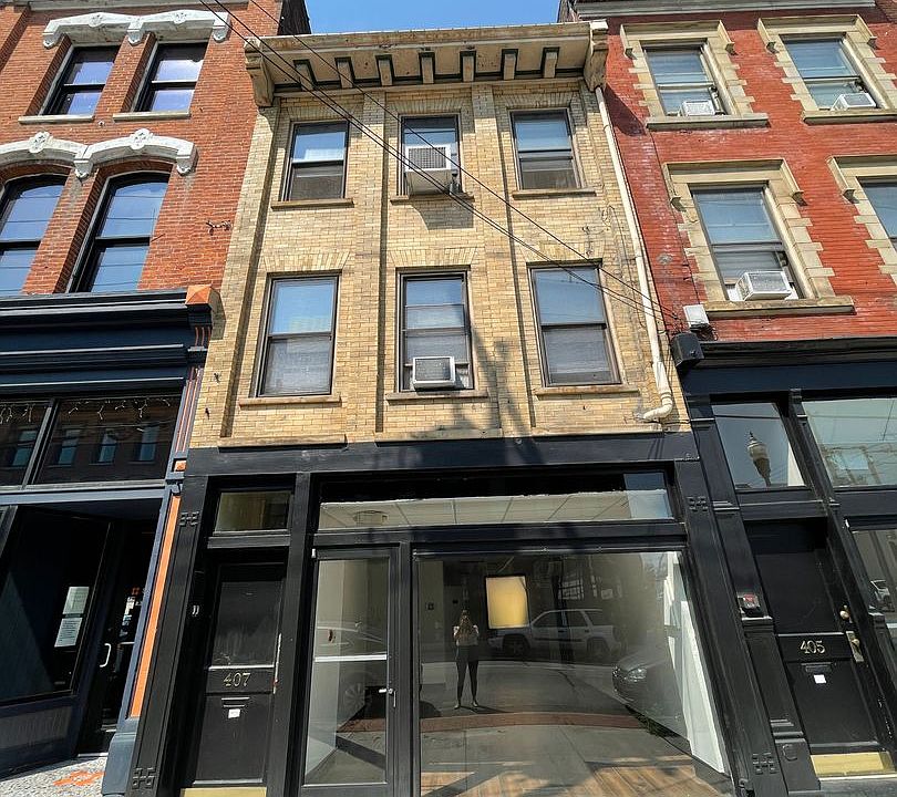 1st image of 405-407 W Scott St #407-3