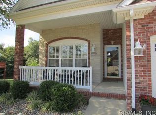 5020 Castlegate Ln, Godfrey, IL 62035