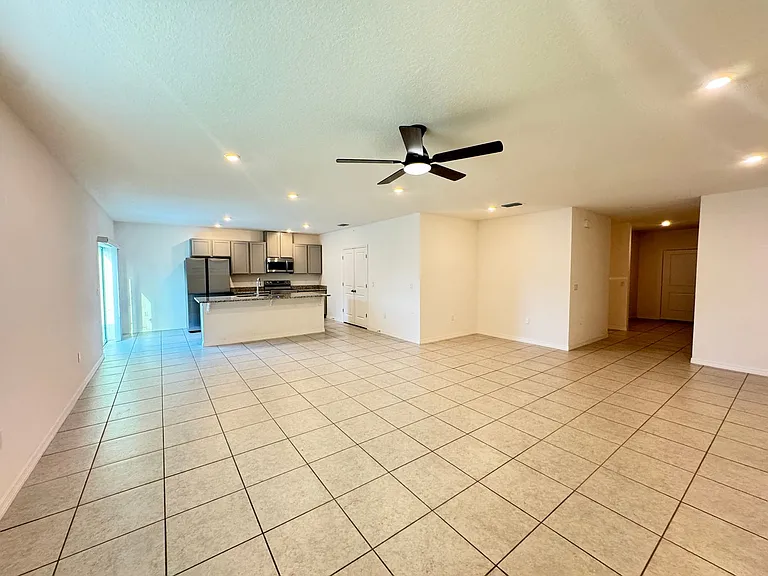320 Mariana Way — Photo 7
