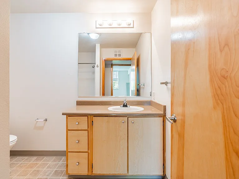 INCOME RESTRICTED Affordable Apartments in Hazelwood! — Photo 34