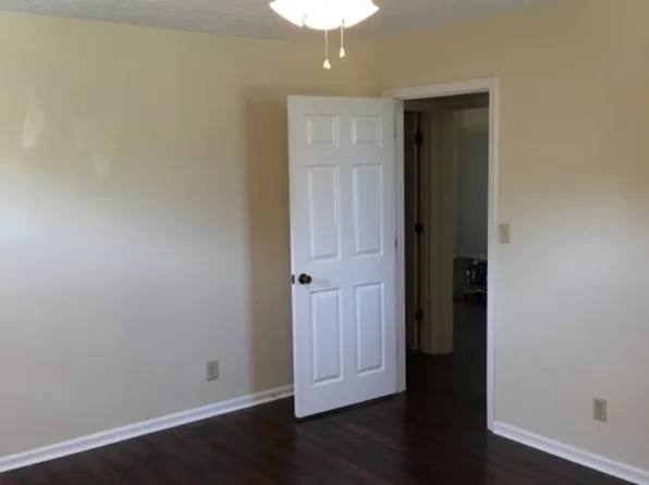 392 Albright Ln #C, Gallatin, TN 37066