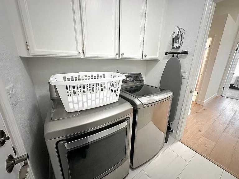 109 Grimes Way — Photo 33