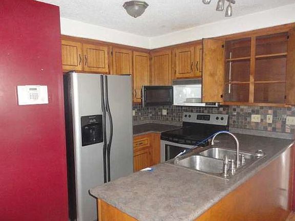 5th image of 203 Windroe Ct