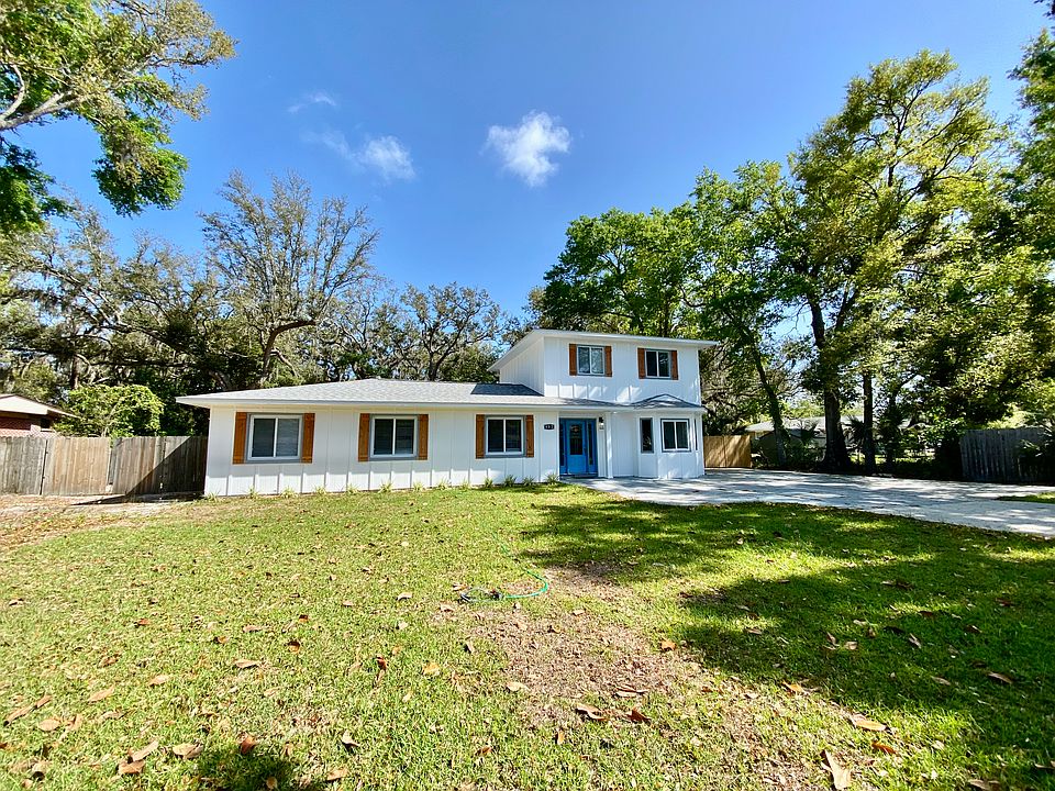 1st image of 402 Fairpoint Dr
