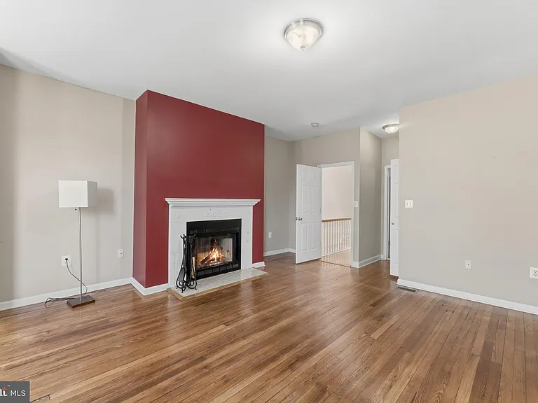 11 R St NW — Photo 16