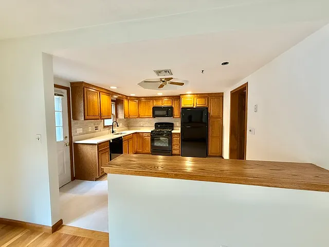 157 Hartford St #A — Photo 4