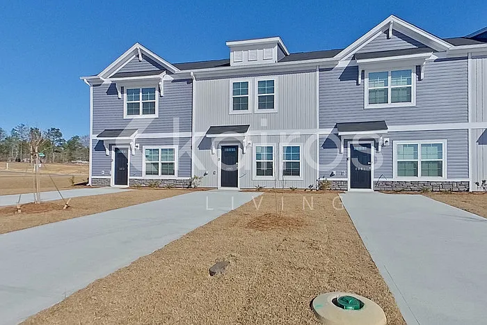 2083 Banyan Cir — Photo 3