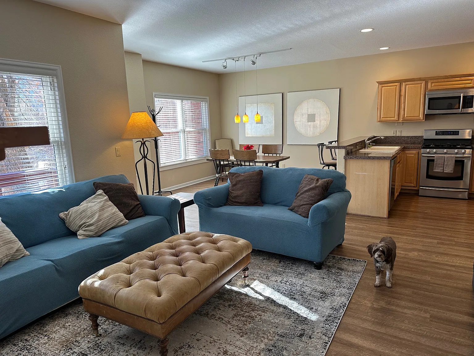 2 bed, 939 sqft, $4,500 — Photo 1