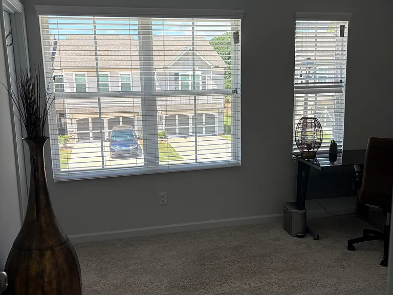 5320 Melbourne Ln — Photo 1