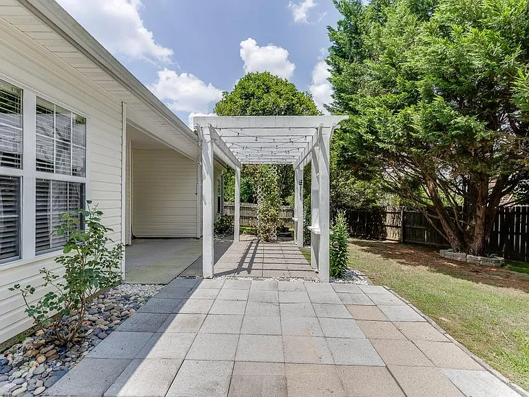 2464 Laurelfield Dr — Photo 35