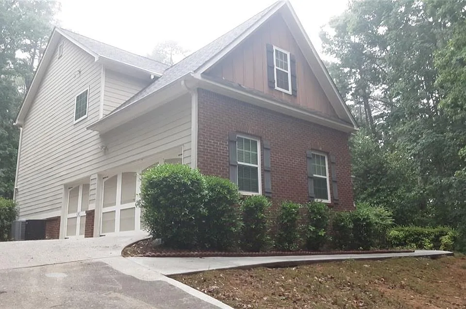 2532 Lois Ct