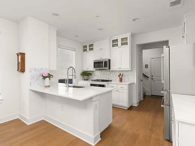 2509 Simond Ave #A1 — Photo 14