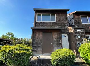 1426 Parkway Dr, Rohnert Park, CA