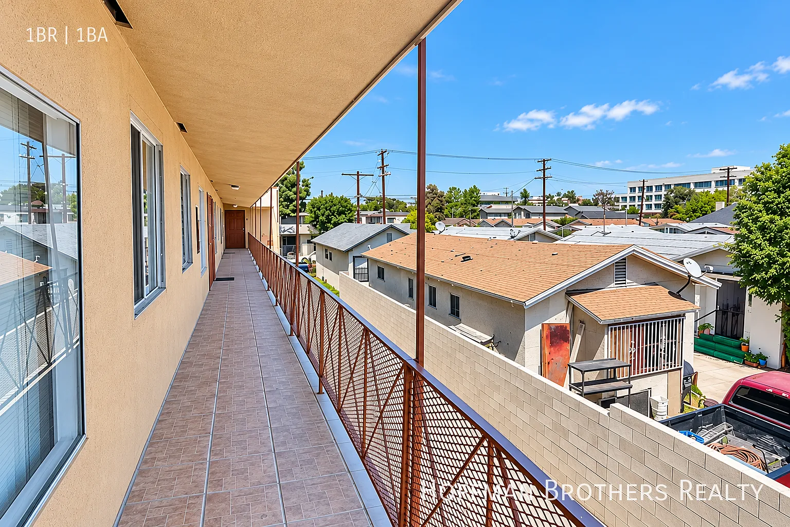 Bright 1-Bedroom With Hardwood Floors, Granite Kitchen & Parking Included!! — Photo 4