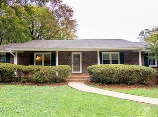 2055 Duckworth Ct, Winston Salem, NC 27106
