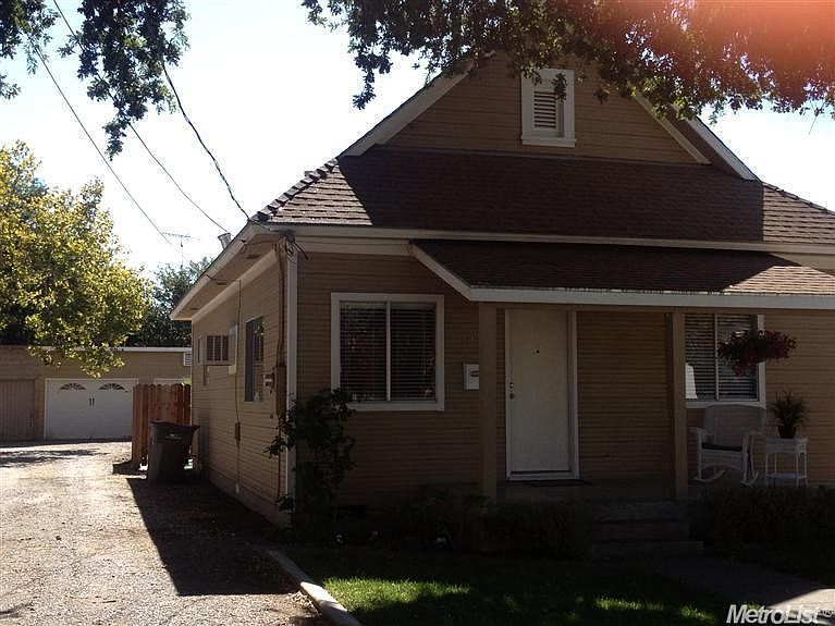 1st image of 723 4th St