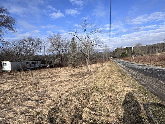 3rd image of 320 Sartwell Rd