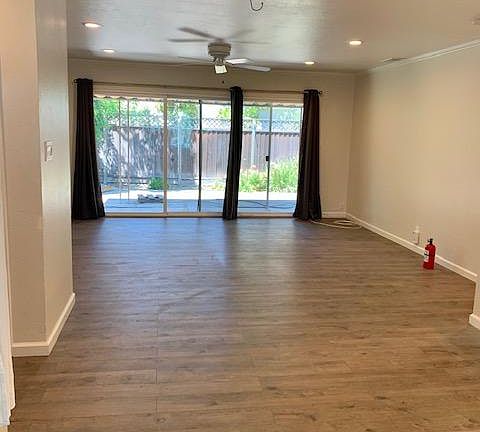 3rd image of 1019 Zarick Dr #1019