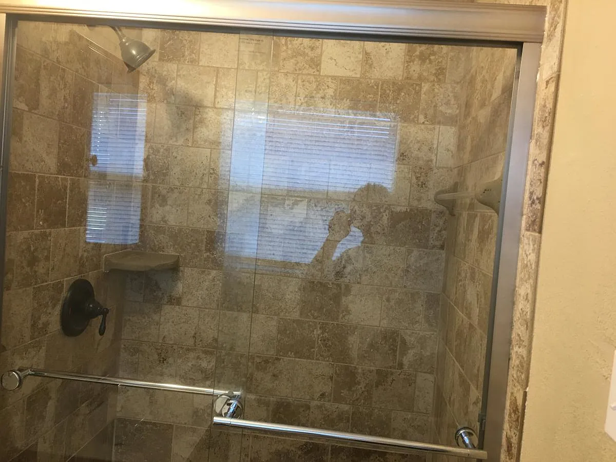 5 bed, 2362 sqft, $2,200 — Photo 4