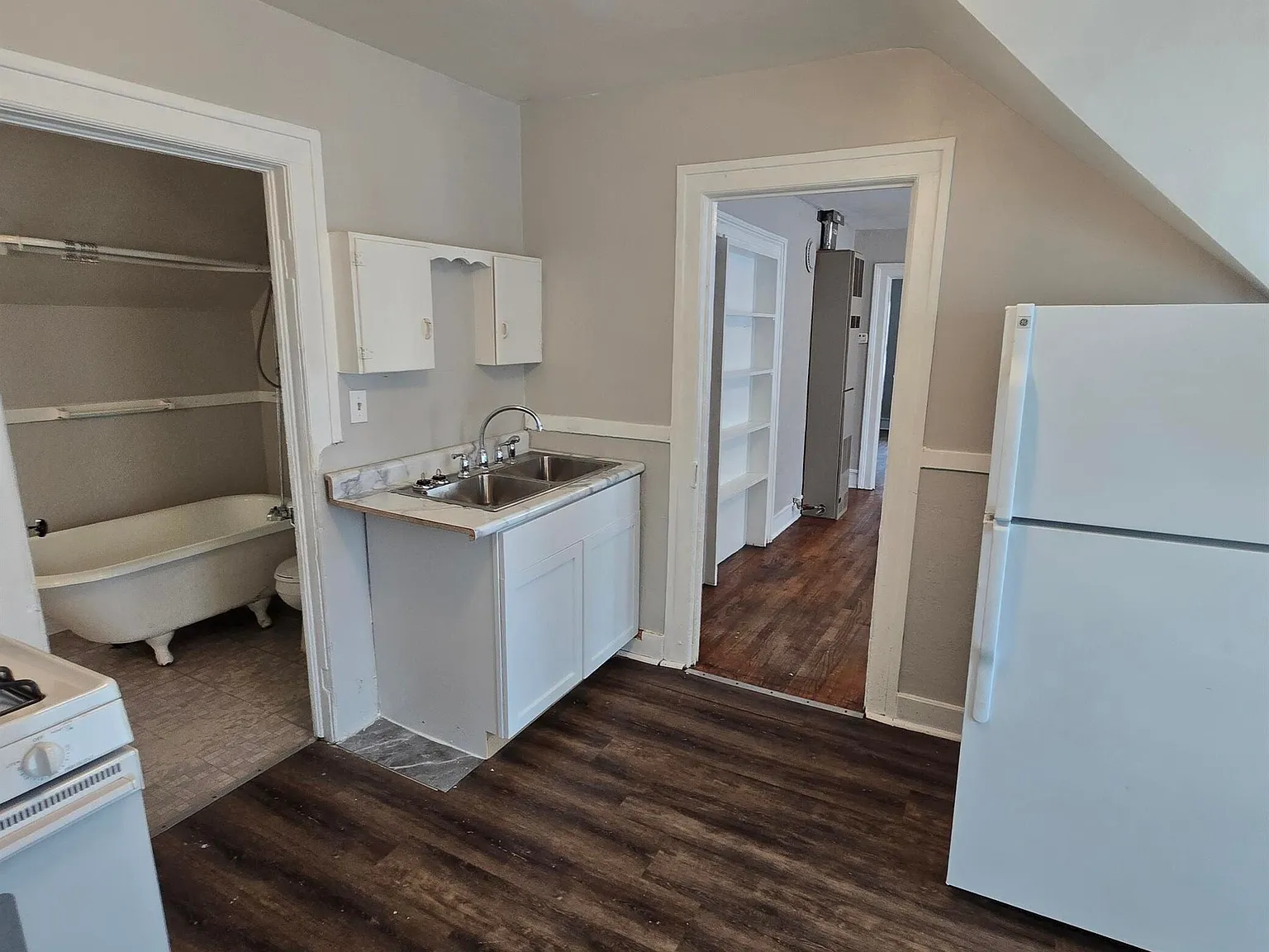 919 Davis Ave NW #2 — Photo 4