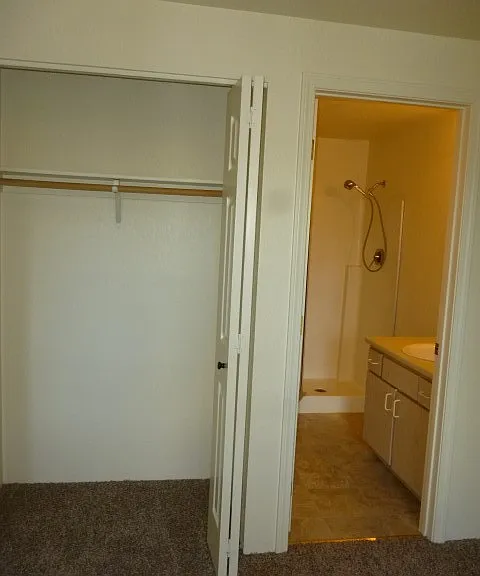 1110 Woodrow Ln — Photo 4