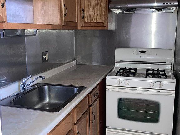 5th image of 1001 Wood St #2R