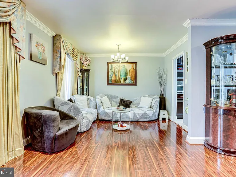 4919 Herkimer St — Photo 13