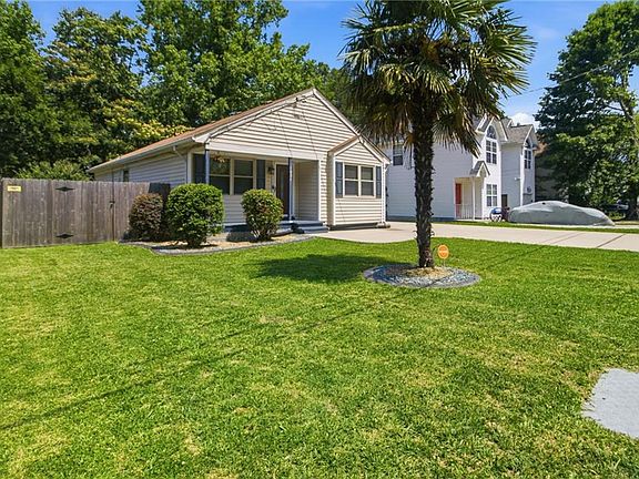 3rd image of 1031 Railroad Ave