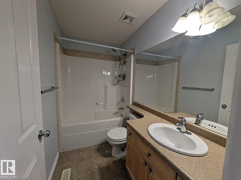 4609 163a Ave NW — Photo 22