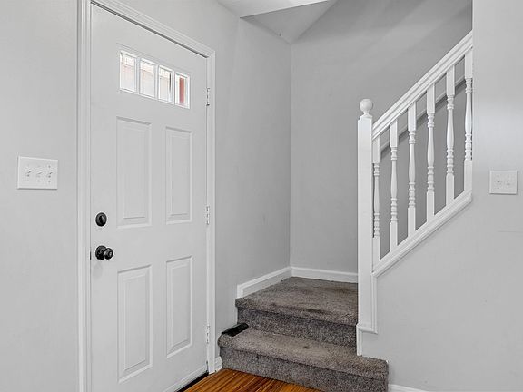 5th image of 115 Berrys Pond Dr