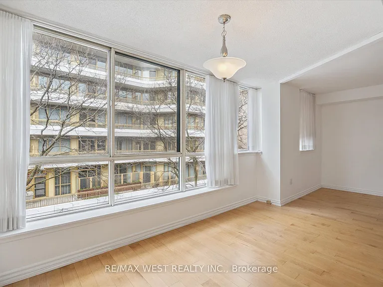 225 Davenport Rd #503 — Photo 10