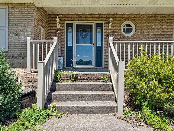3rd image of 408 Taryn Ct