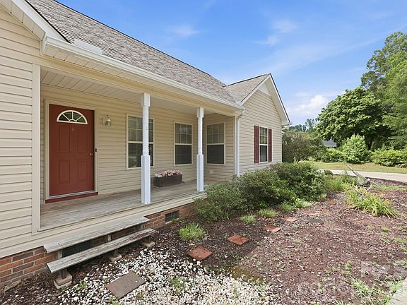 4th image of 555 Brown Acres Rd
