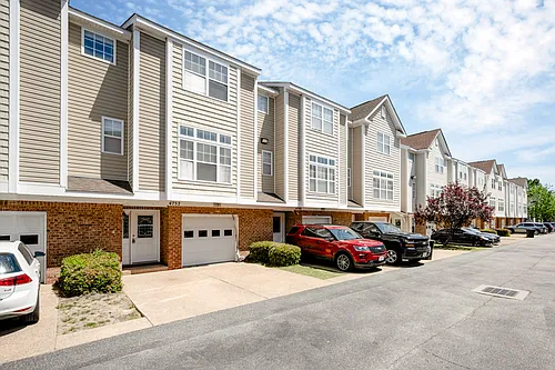4752 Beach Bay Ct Photo 1