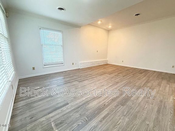 5th image of 1421A Lynn Rd
